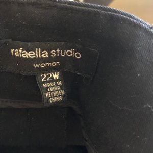 (113) Rafaela studio woman size 22w black
